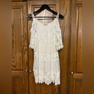 Beautiful like new cold shoulder white lace and cotton dress xs/sm